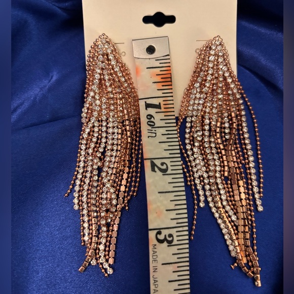 NWT Rose Gold and Crystal Chandelier Tassel Earrings - Picture 5 of 6